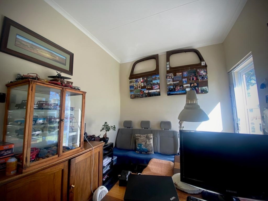 6 Bedroom Property for Sale in Bainsvlei Free State